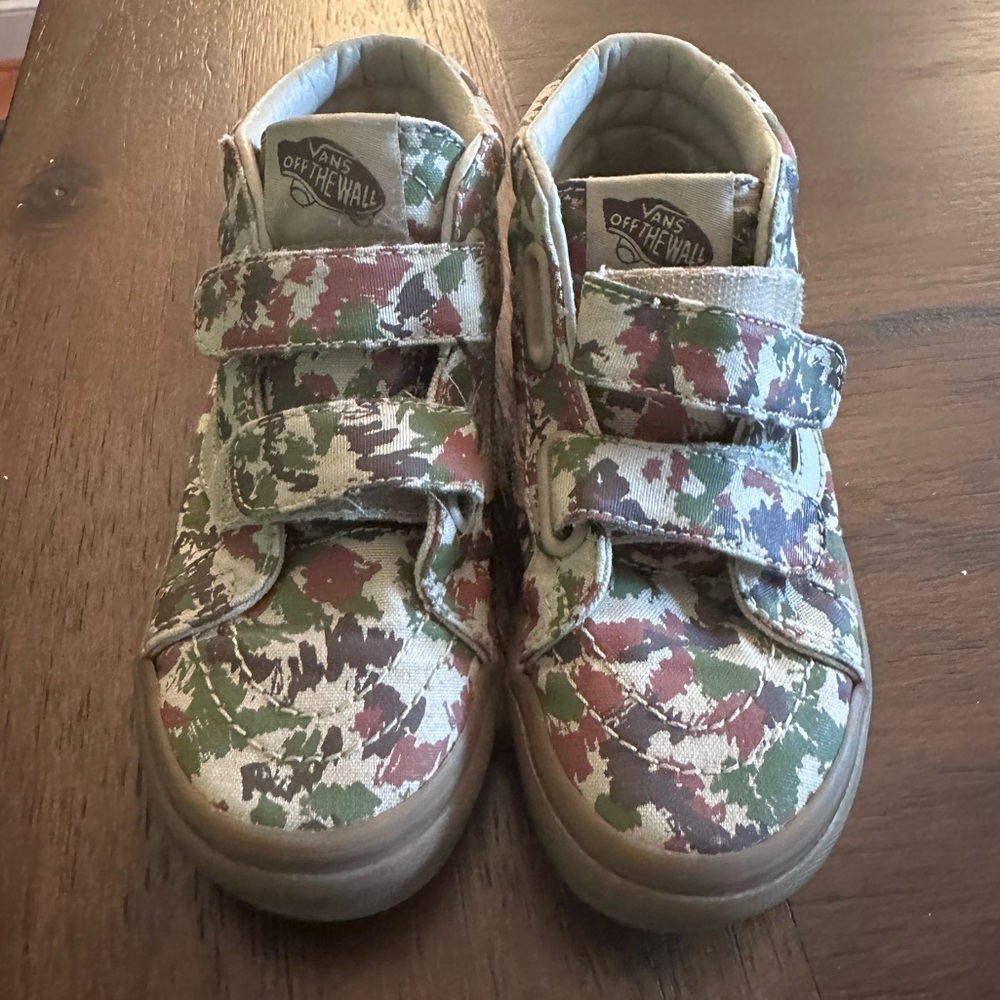 Little kids Sk8-mid sneakers with Velcro Straps. Size 13